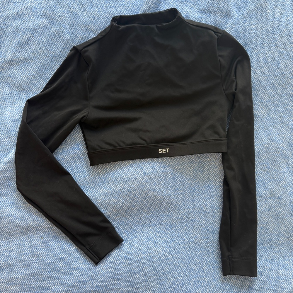 Set Active high neck crop top size small in black